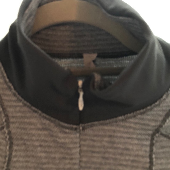 Warm up jacket with pocket - Picture 2 of 6